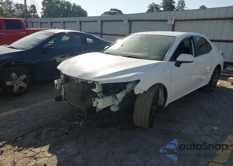 2021 Toyota Camry Se z USA, uszkodzony, nr VIN 4T1G11AK8MU599922